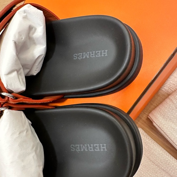 Hermes Chypre sandals in velvet suede size 37 color Orange Canyon - Picture 2 of 9